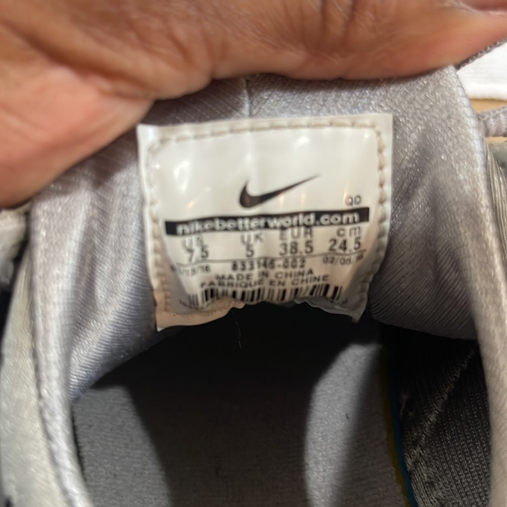 Nikes huaraches size 7.5 - Picture 3 of 6